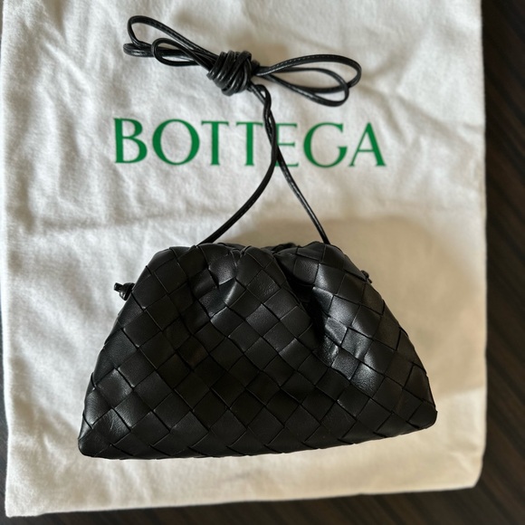BOTTEGA VENETA mini pouch. Black intrecciato leather. - Picture 6 of 11